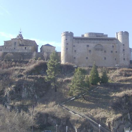 Hotel Los Perales Пуэбла-де-Санабриа Экстерьер фото