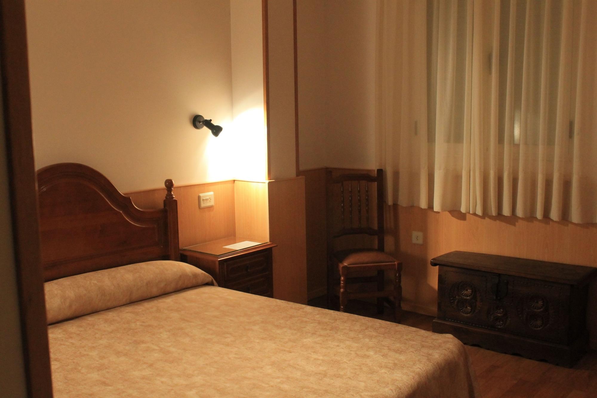 Hotel Los Perales Пуэбла-де-Санабриа Экстерьер фото
