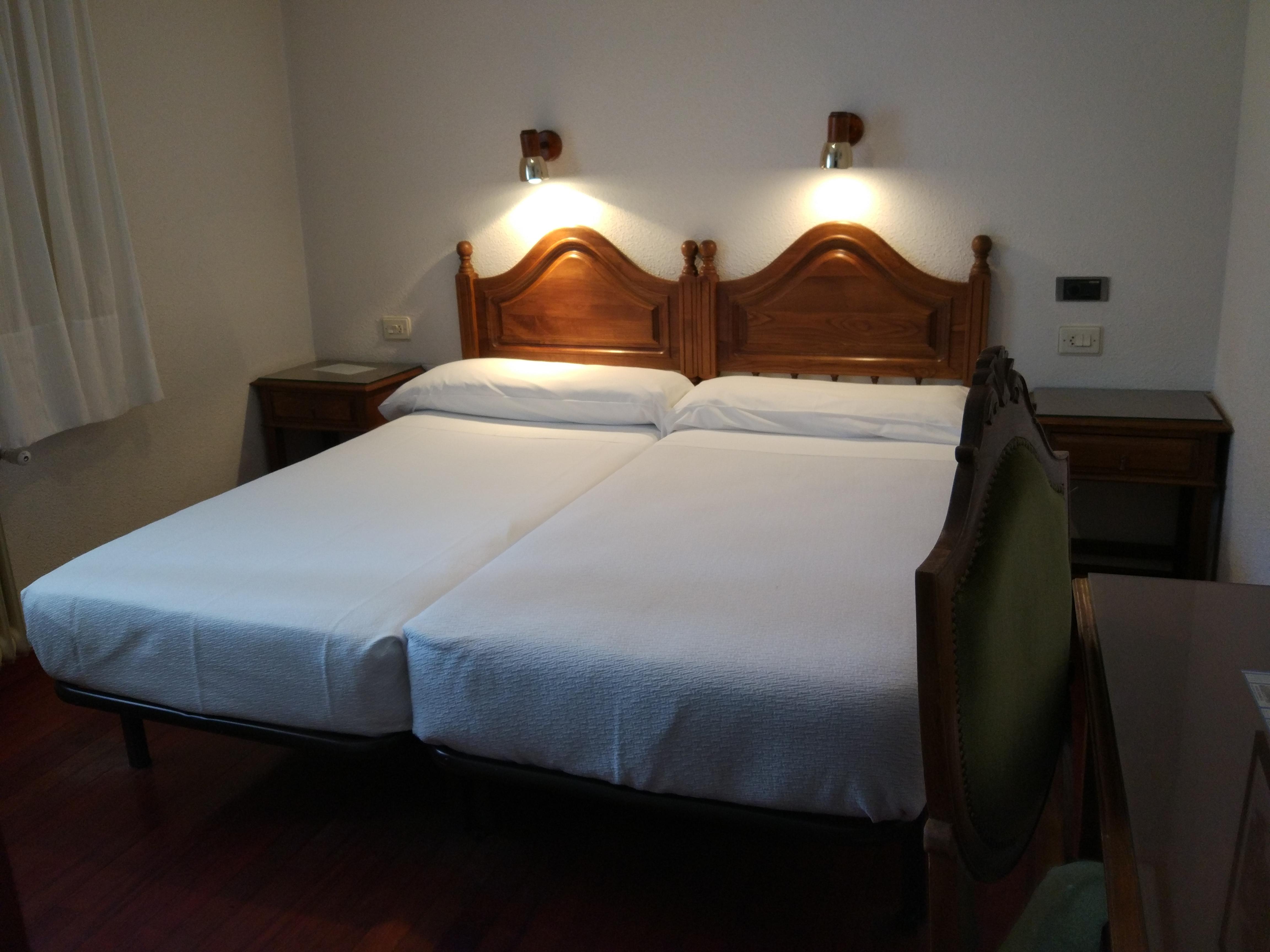 Hotel Los Perales Пуэбла-де-Санабриа Экстерьер фото
