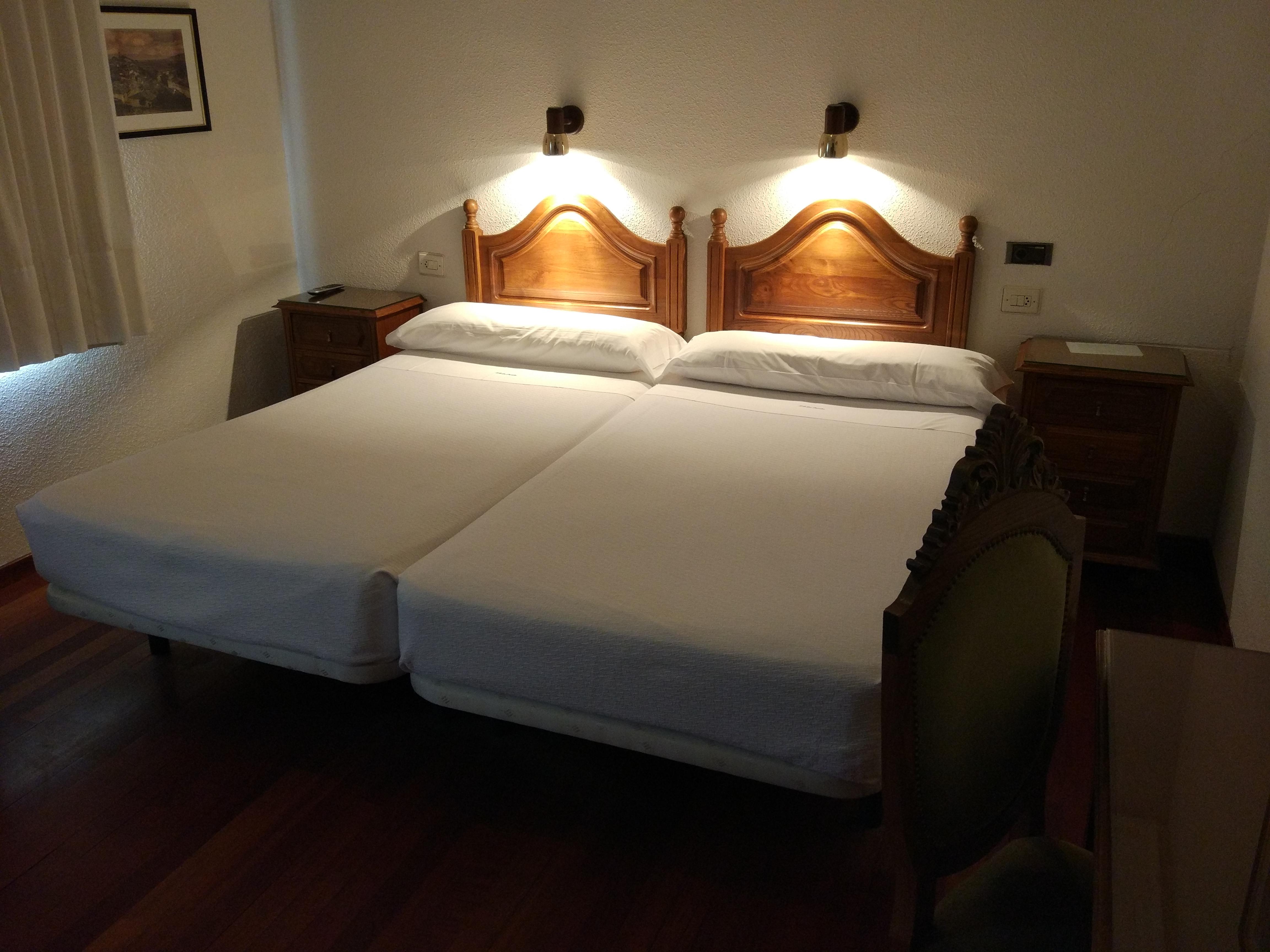 Hotel Los Perales Пуэбла-де-Санабриа Экстерьер фото