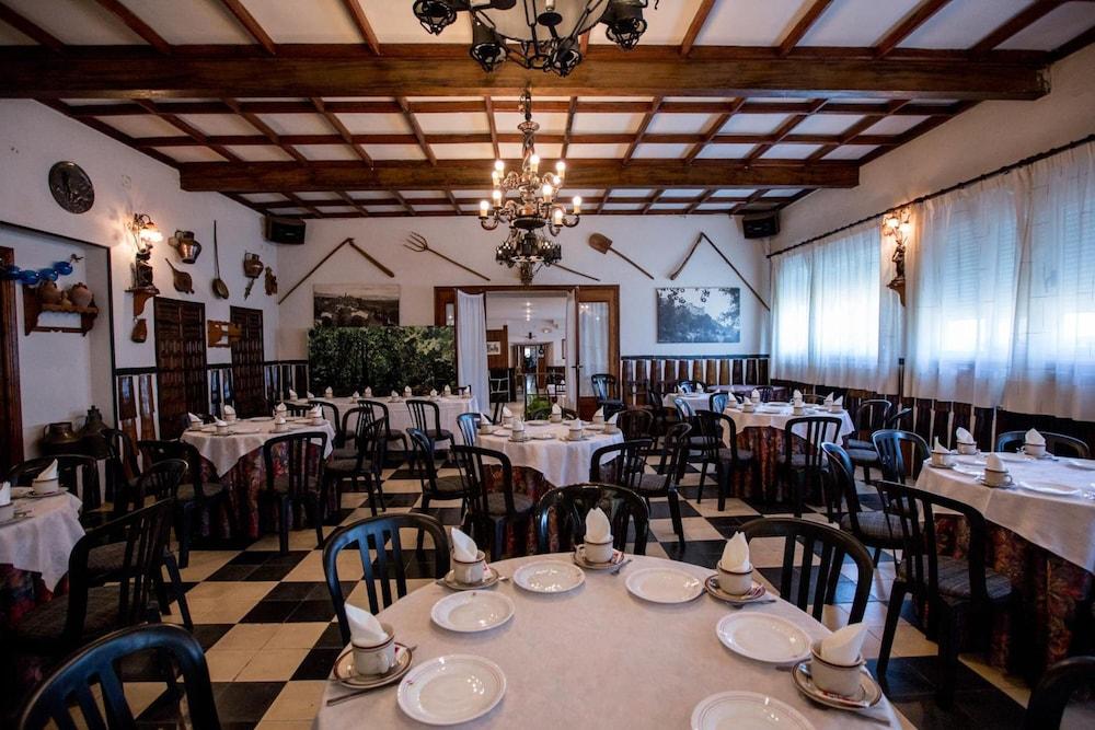 Hotel Los Perales Пуэбла-де-Санабриа Экстерьер фото