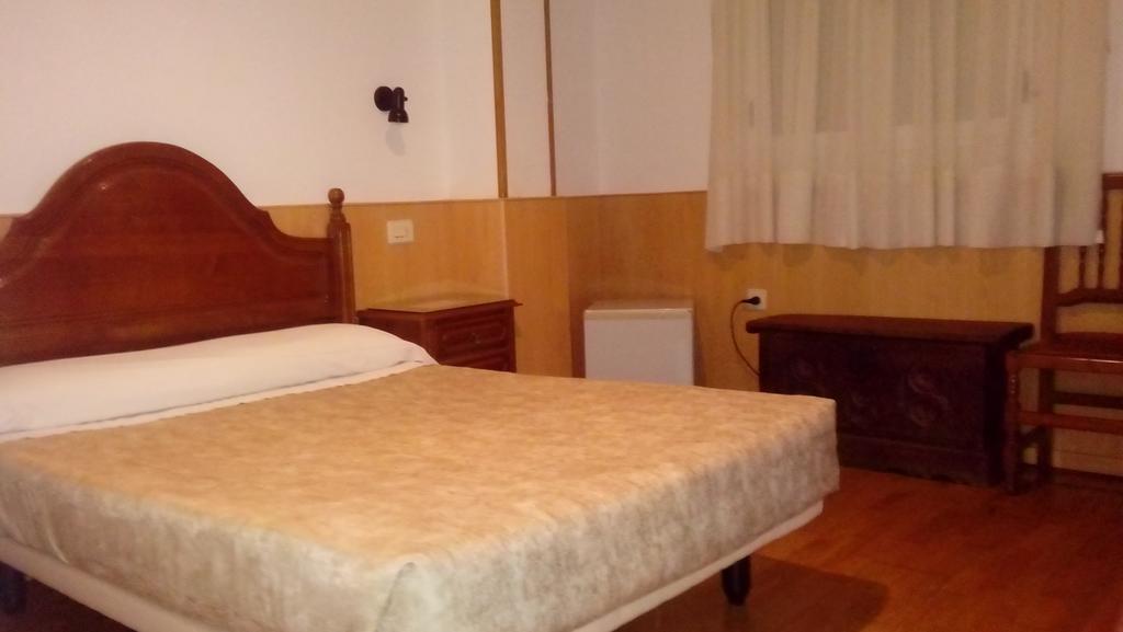 Hotel Los Perales Пуэбла-де-Санабриа Экстерьер фото
