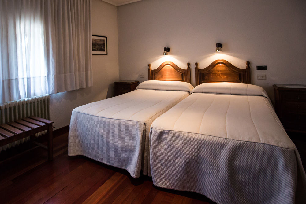 Hotel Los Perales Пуэбла-де-Санабриа Экстерьер фото